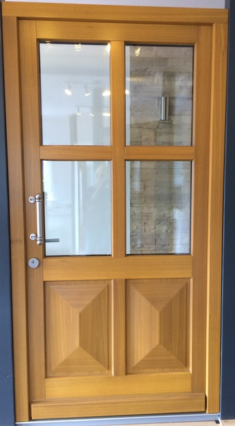 Holzhaustür mit Glas-Kassetten in Bremerhaven 