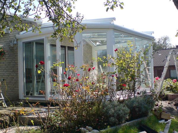 Wintergarten in weiß bei Steinhaus 