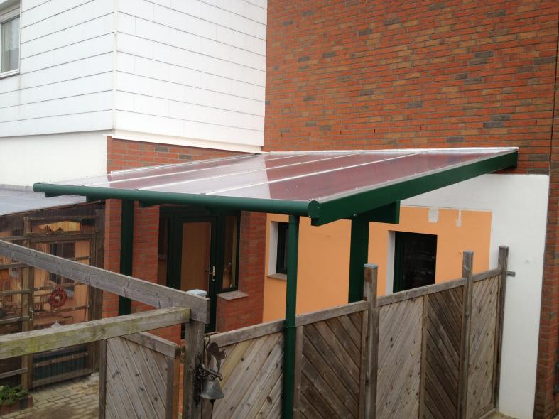 Terrassenüberdachung in grün 