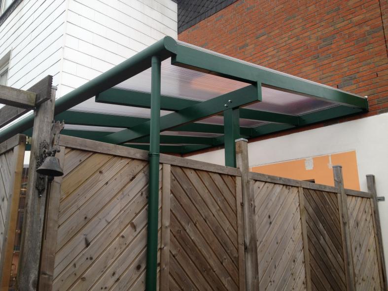 Terrassenüberdachung in grün 