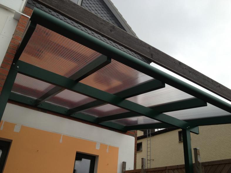 Terrassenüberdachung in grün 